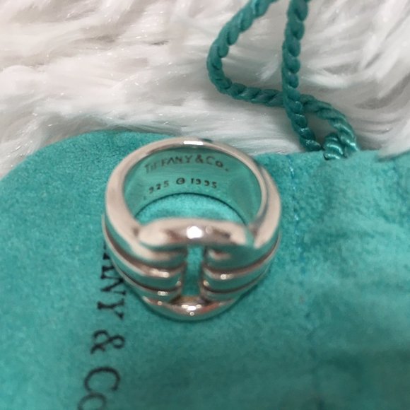 Retired Tiffany & Co. Atlas Ring - Size 5.5 - Picture 5 of 6